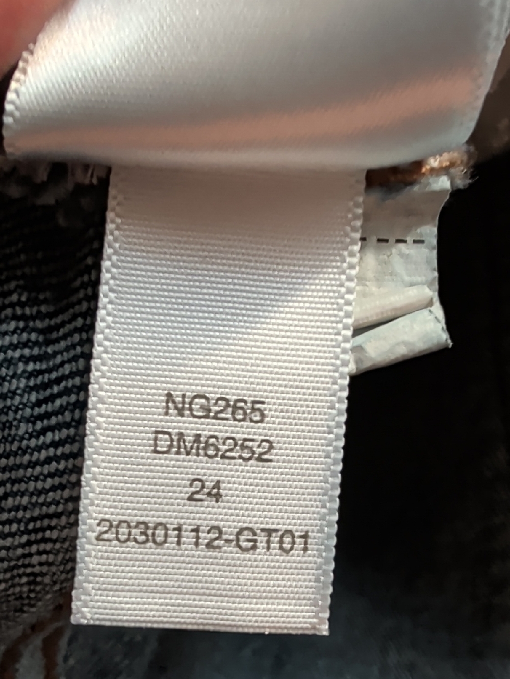 Madewell Balloon Barrel Jeans in Dark Blue Denim - Picture 9 of 9